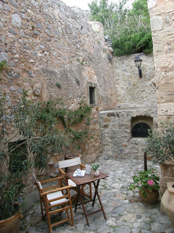 Dorovinis Monemvasia Castlehouses Екстериор снимка