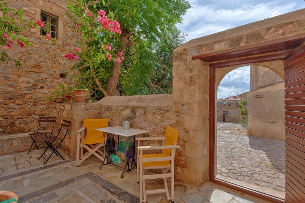 Dorovinis Monemvasia Castlehouses Екстериор снимка