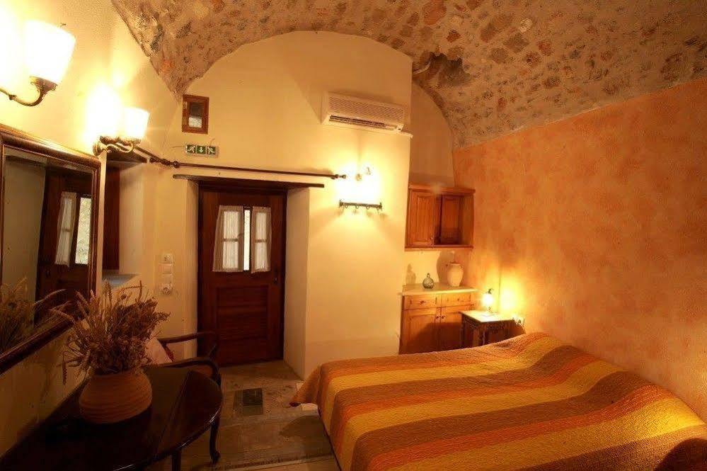 Dorovinis Monemvasia Castlehouses Екстериор снимка